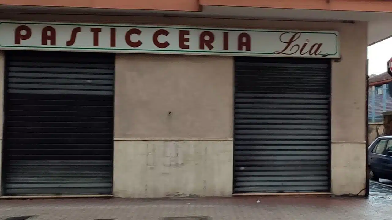 salerno chiude pasticceria lia Torrione