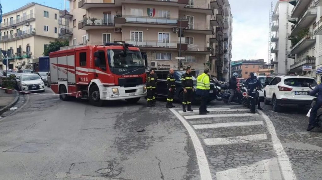 napoli crollata volta collettore fognario 16 gennaio