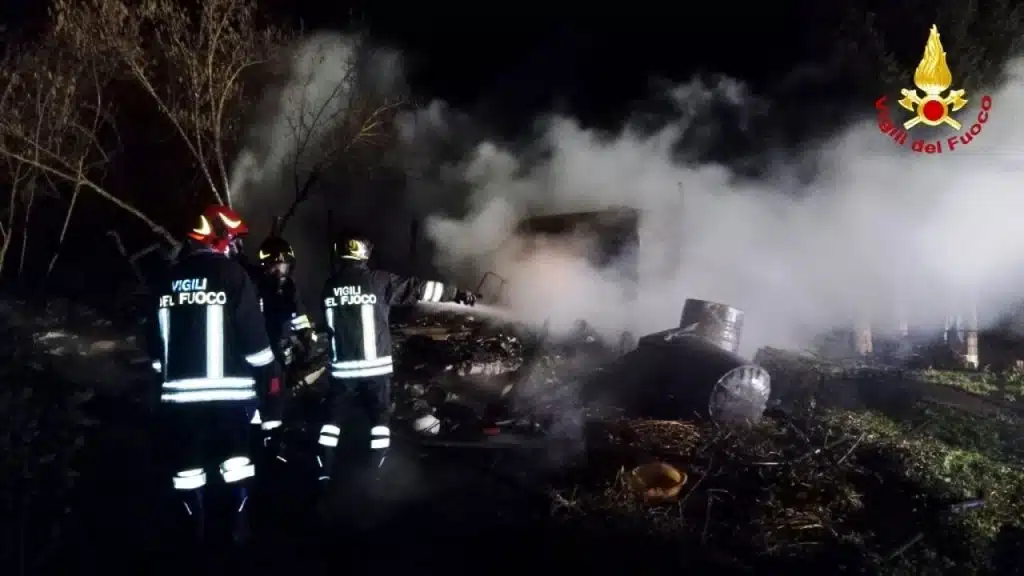 contrada incendio deposito agricolo 11 gennaio