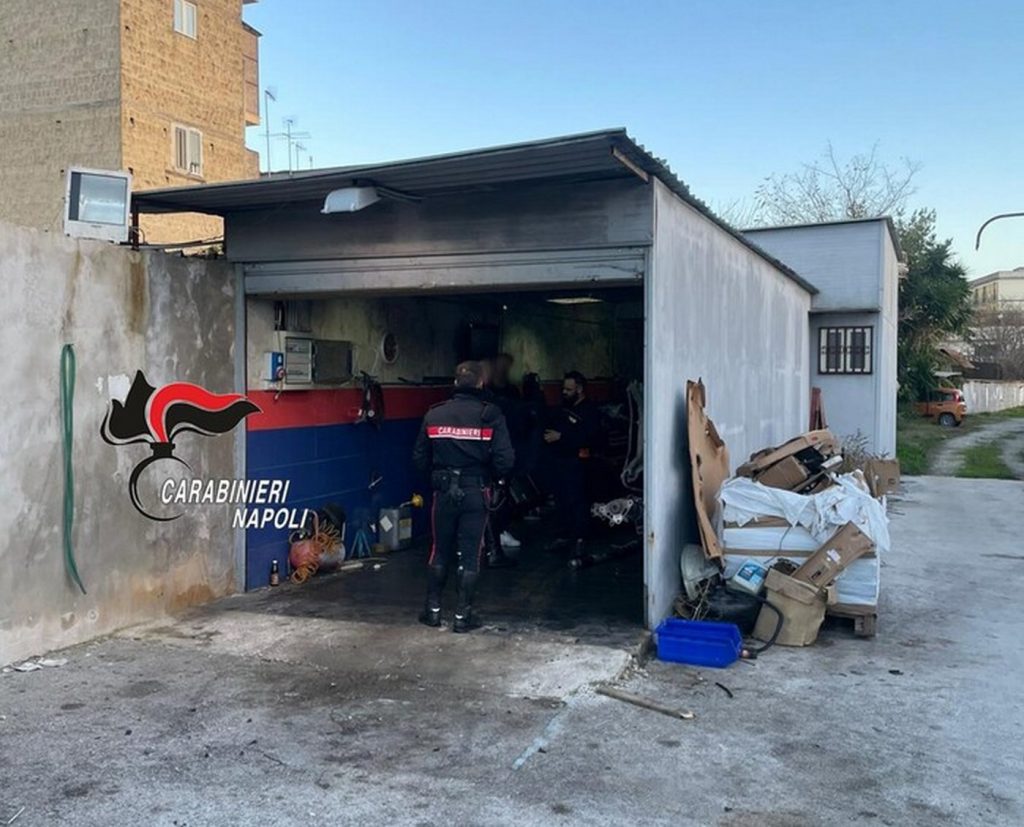 secondigliano-cimitero-auto-rubate-arresti