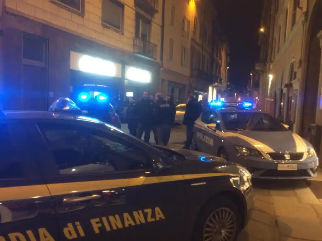 corruzione napoli arresti politici imprenditori nomi