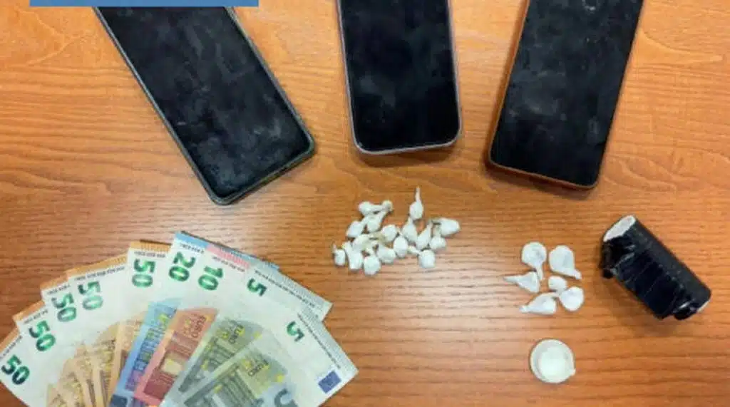 spaccio droga portici arrestati 9 gennaio