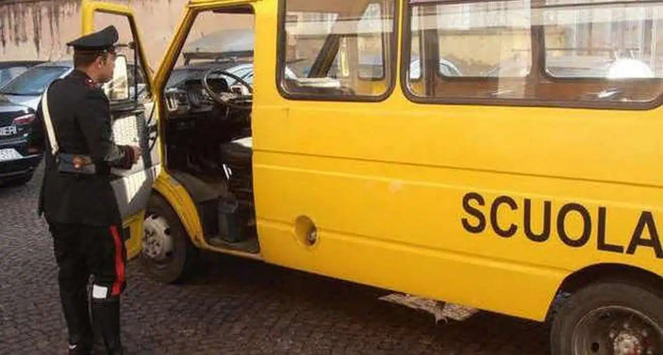 somma vesuviana dimenticano bambino scuolabus ritrovato carabinieri