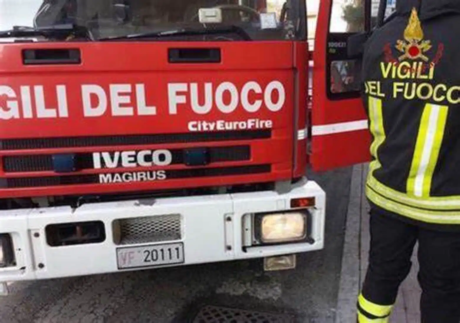 Incendio auto nocera Superiore