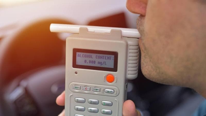 como positivo alcol test sospesa patente piedi