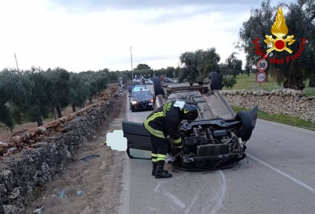 auto contro muretto brindisi morto