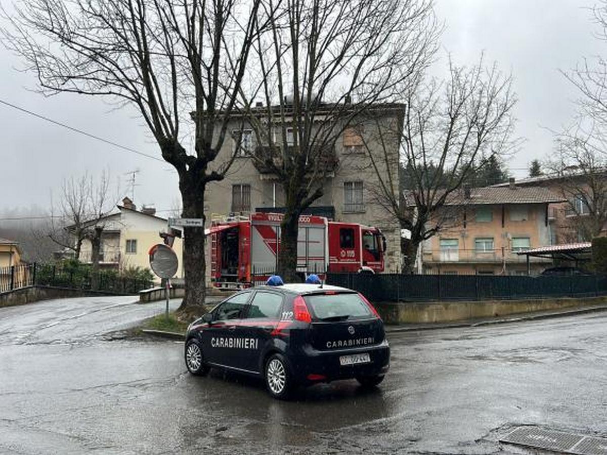 modena ex carabiniere barricato casa ostaggio moglie