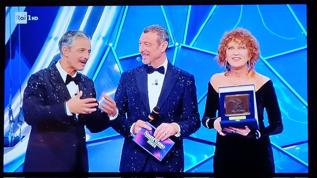 Sanremo 2024 fiorella mannoia Premio Bardotti miglior testo