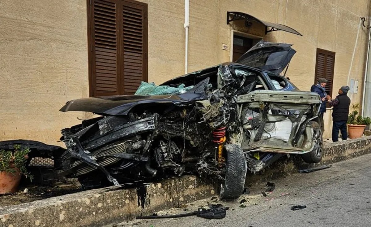 auto contro muro custonaci morto