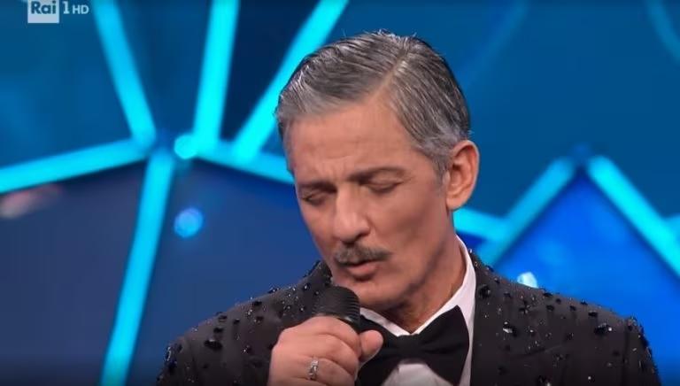 sanremo 2024 fiorello canta ballo qua qua