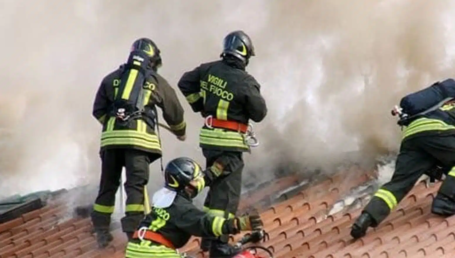 teggiano incendio abitazione