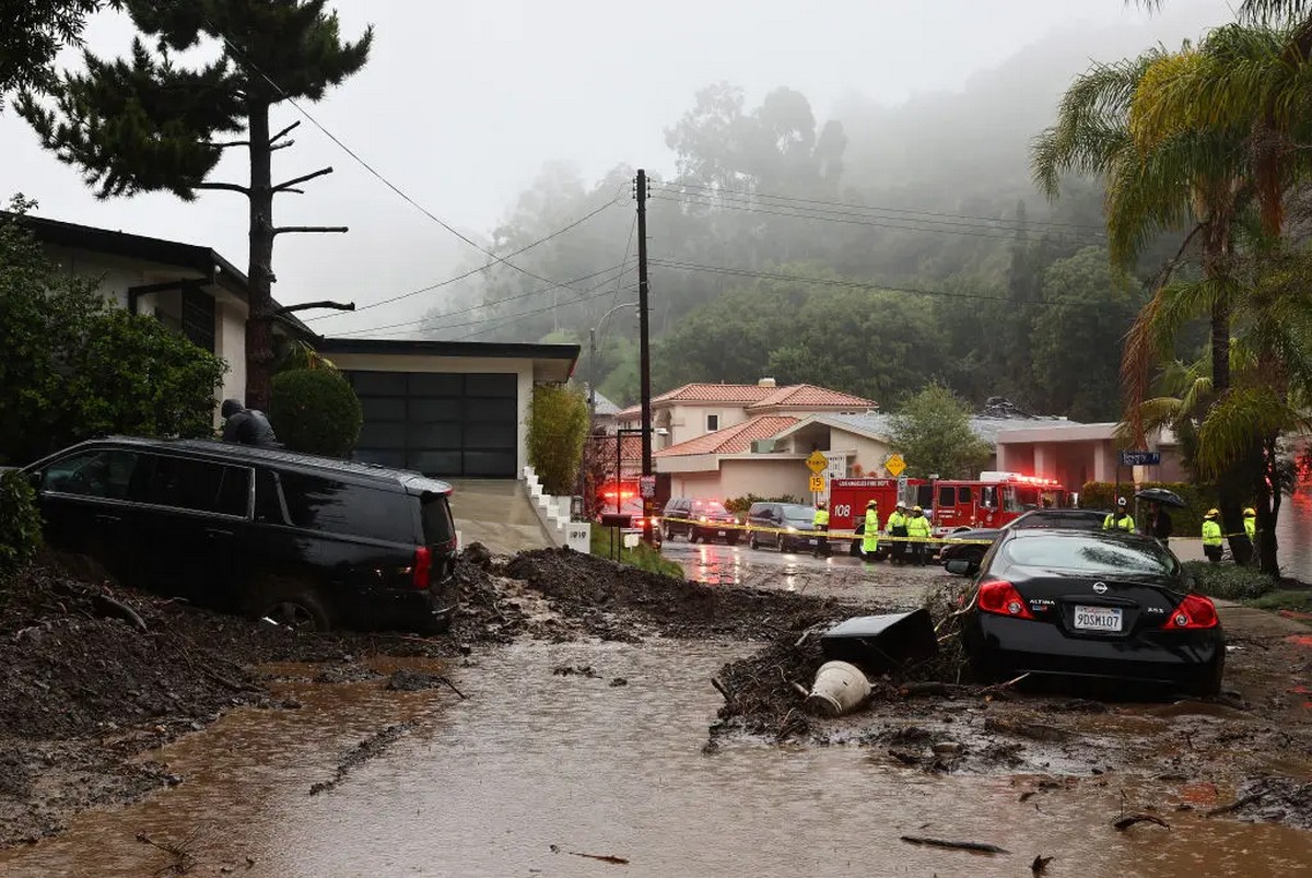 alluvione california morti blackout stato emergenza