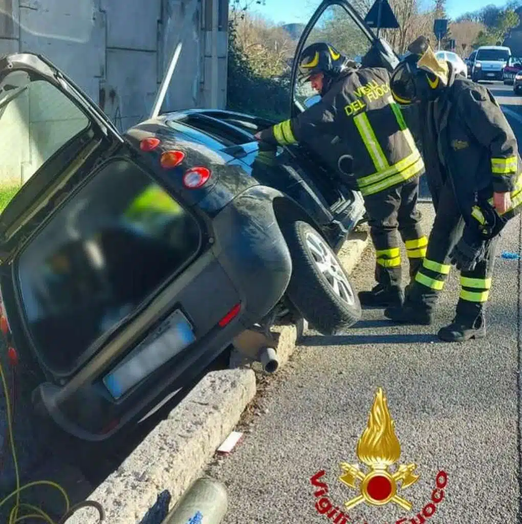 auto finisce cunetta montemarano oggi 18 febbraio