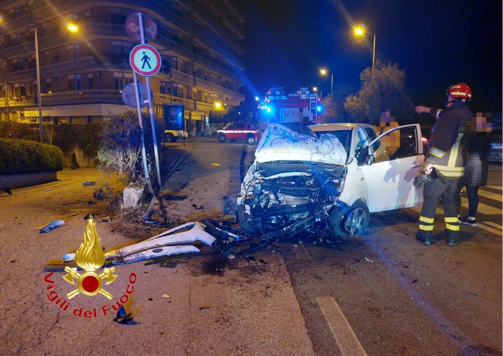 incidente-salerno-notte-lungomare-tafuri-31-marzo