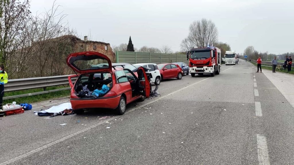 incidente padova morto feriti oggi giovedì 21 marzo