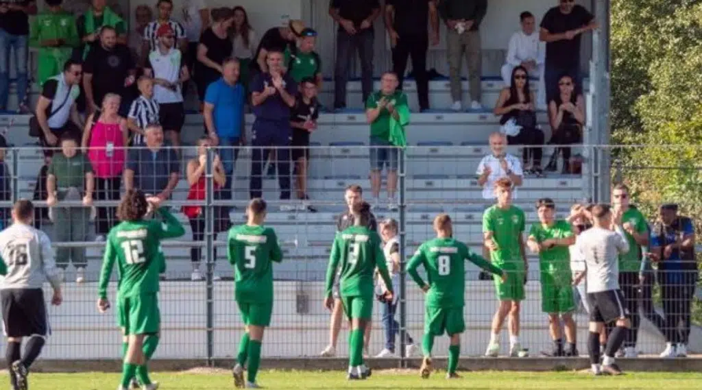 Francia giocatore morto partita calcio