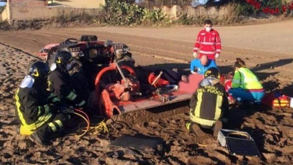 Avellino incidente trattore