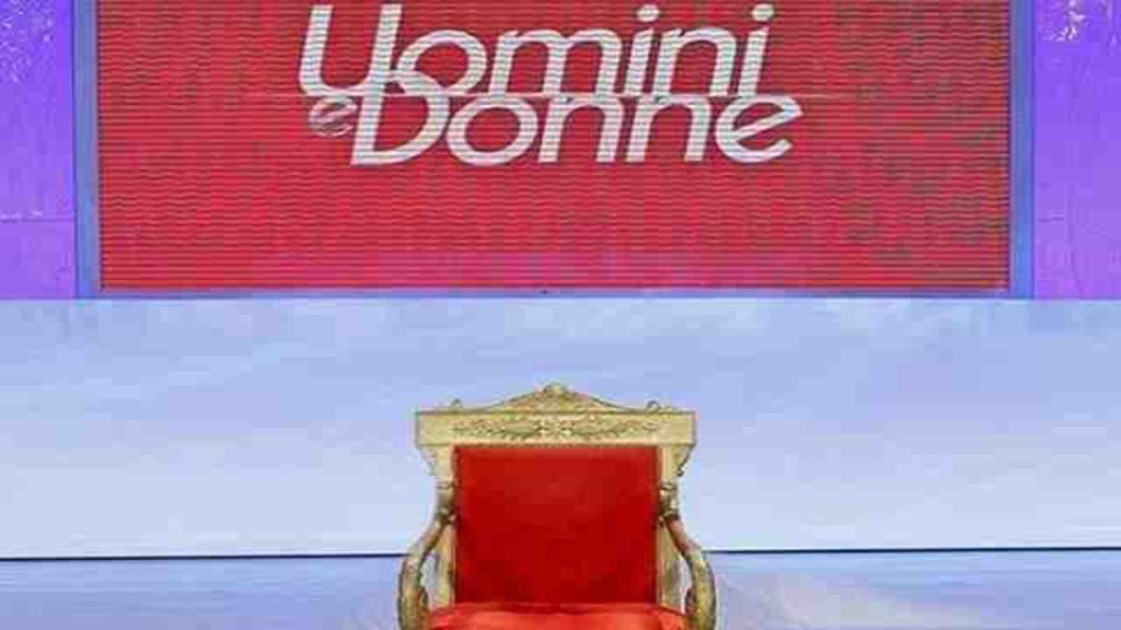 uomini donne non va in onda venerdì