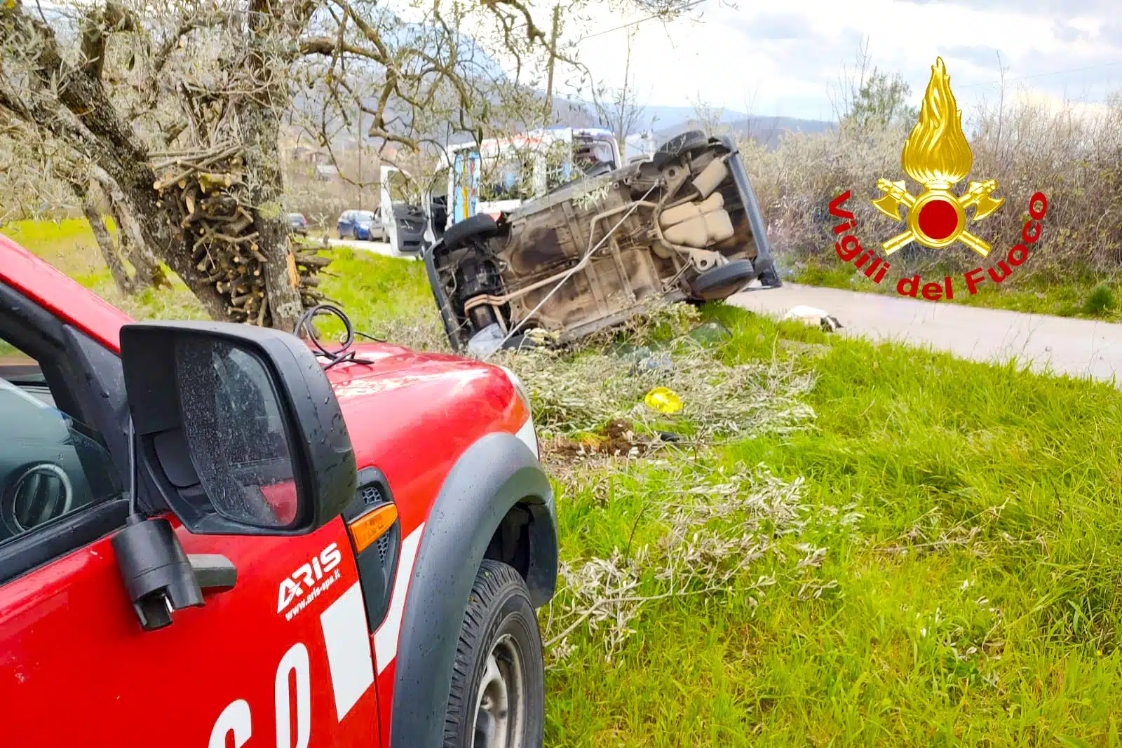 auto si ribalta gesualdo feriti oggi 16 marzo