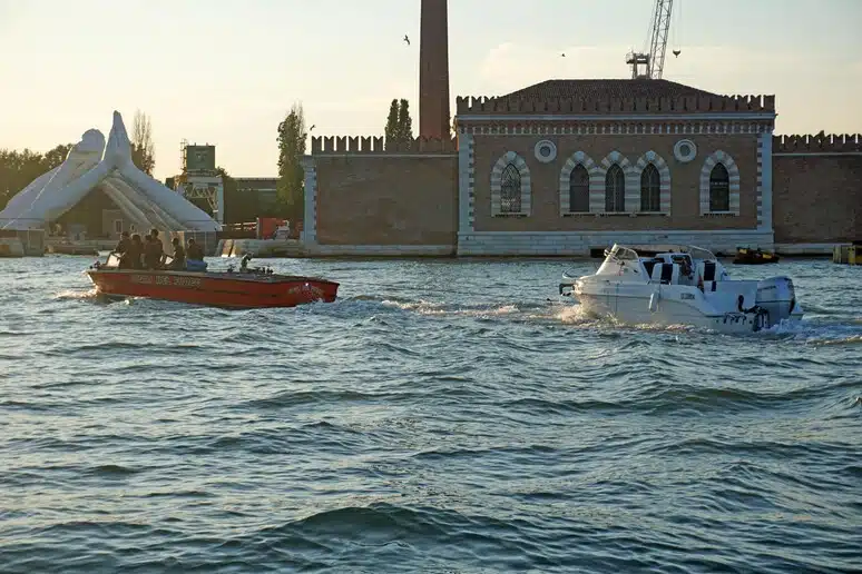 venezia donna morta canale oggi 8 marzo