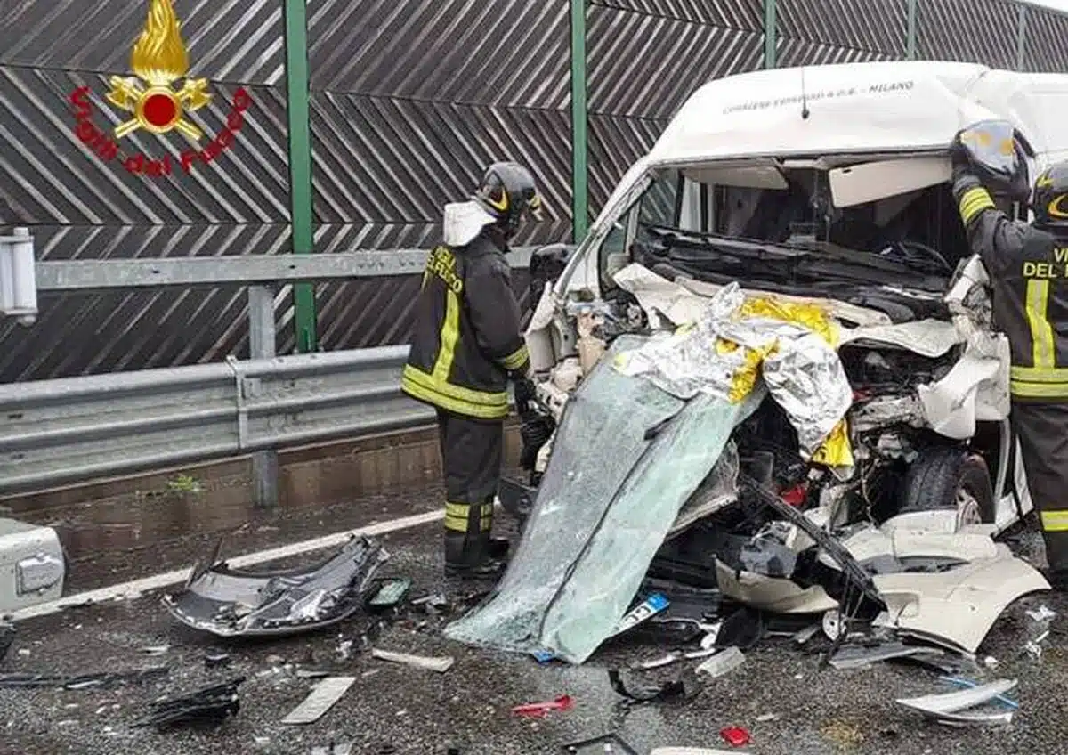 Tamponamento tir a16 torino savona morto