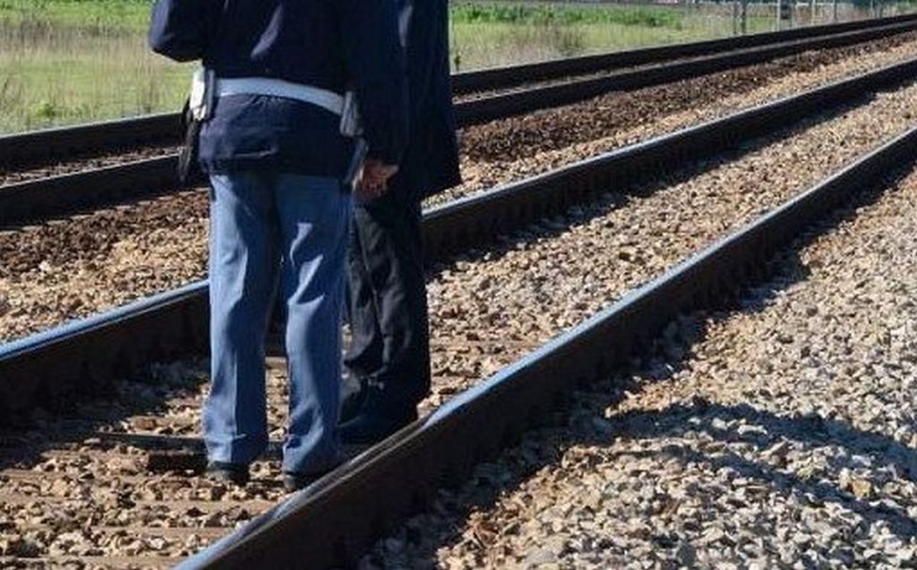 persona investita treno caserta maddaloni