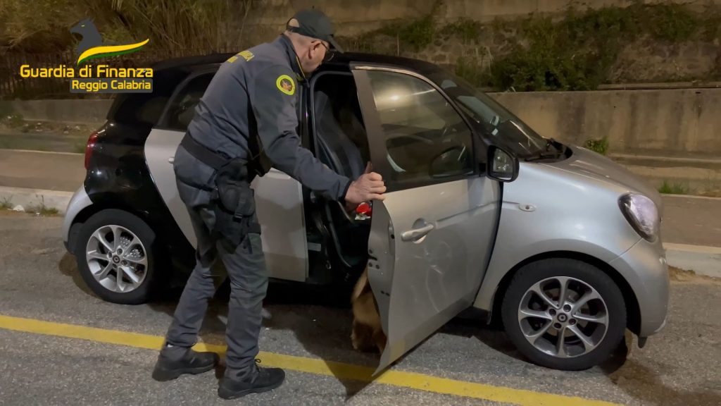 Corriere droga napoletano arrestato Calabria