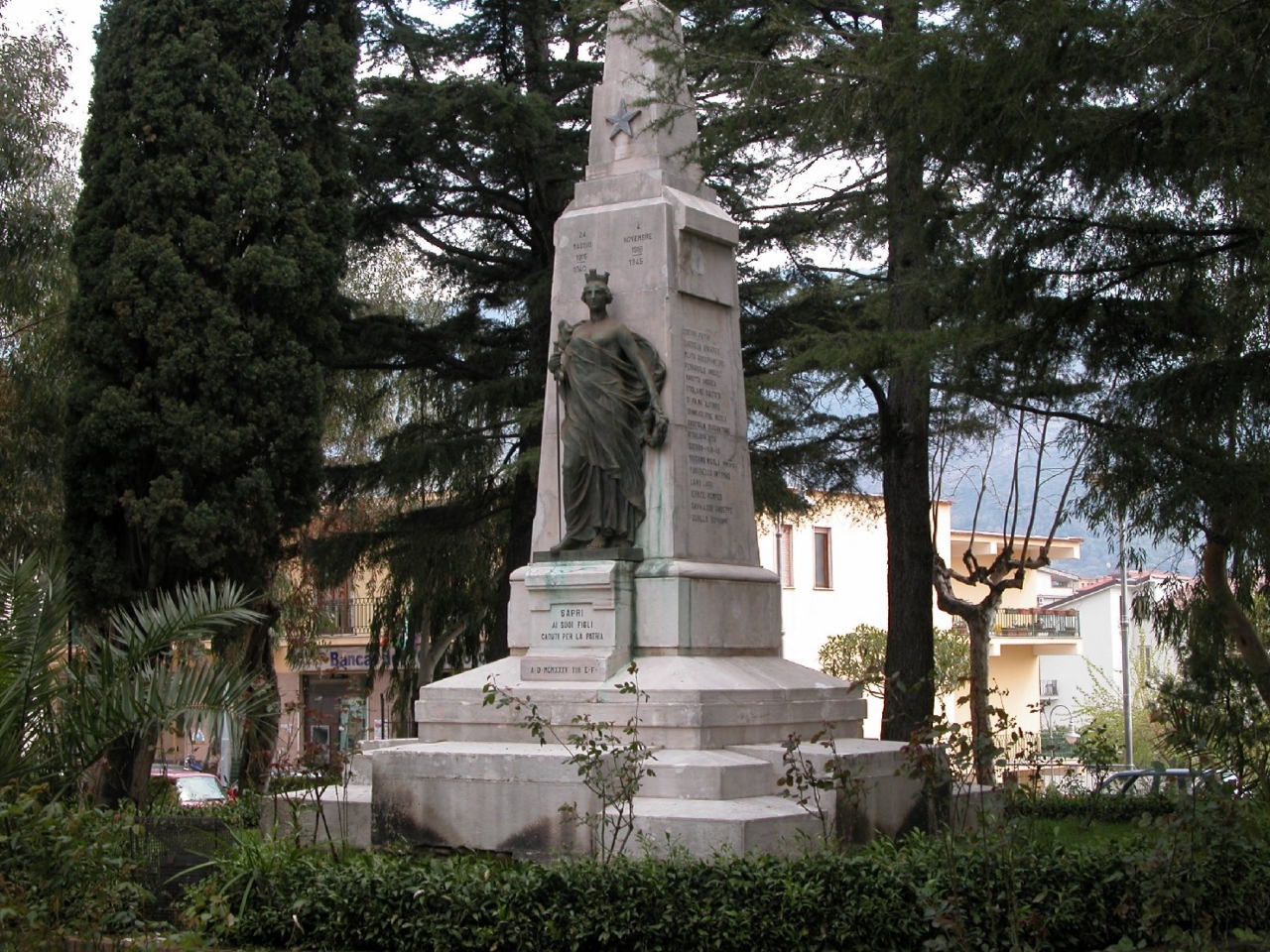 scritte monumento caduti sapri