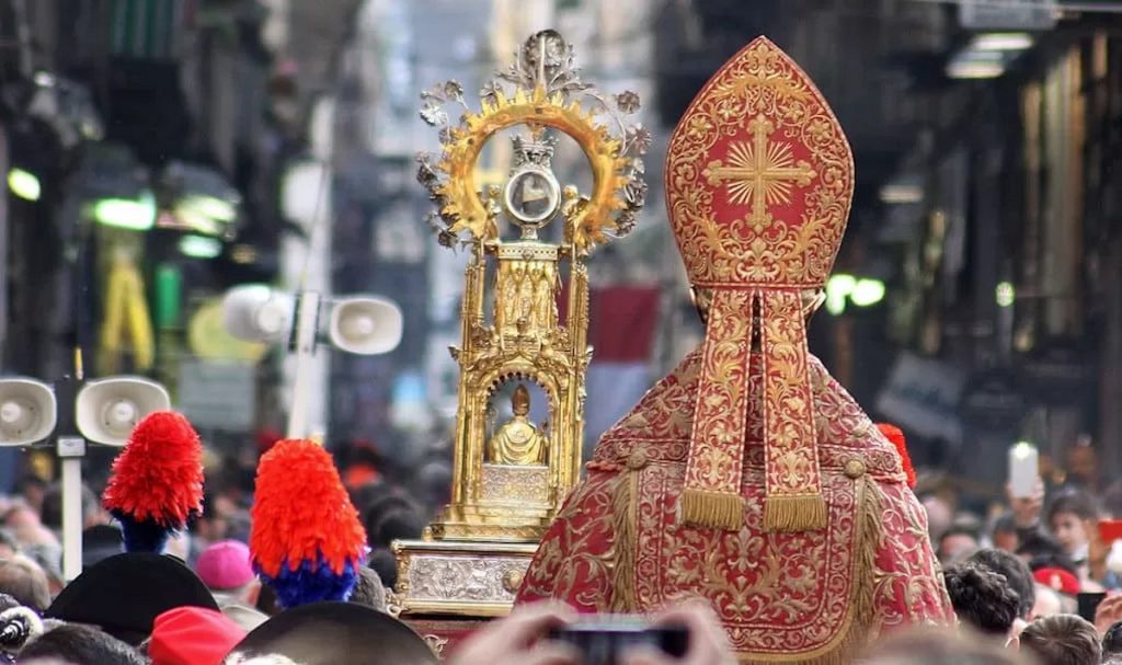 miracolo san gennaro processione ampolle 4 maggio 2024