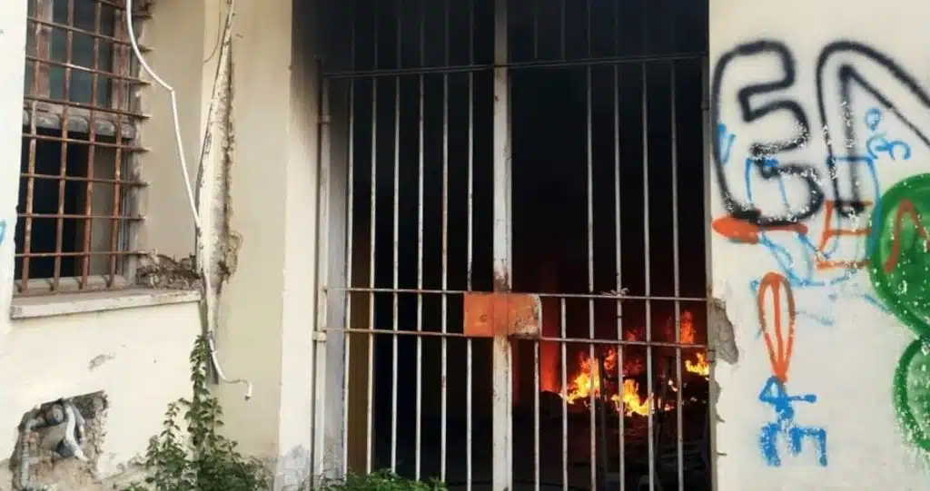 Teano incendio scuola media