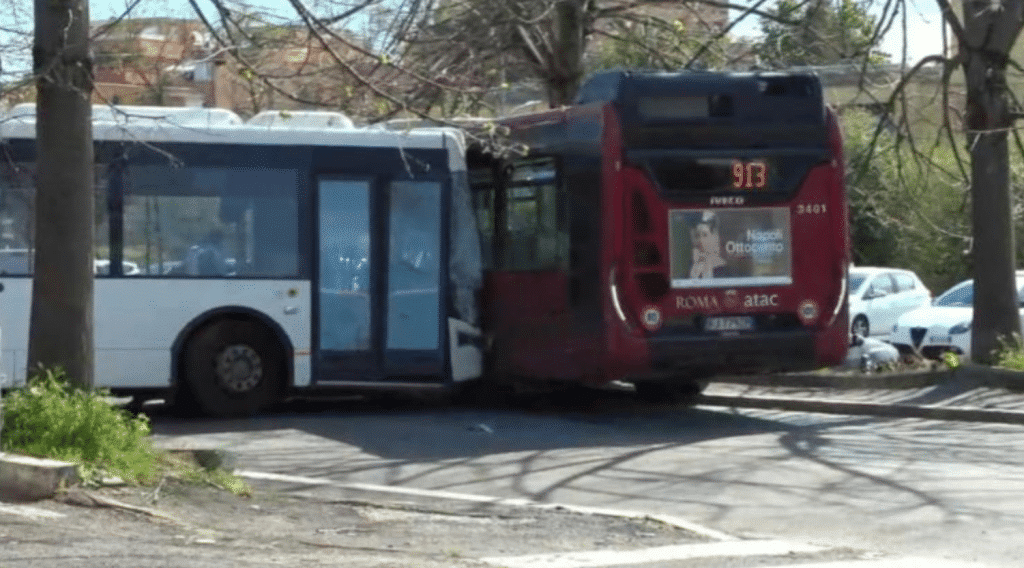 Incidente autobus Roma