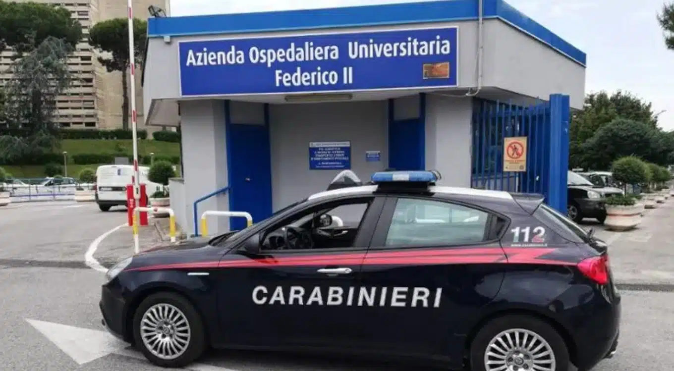 Napoli morto malore Policlinico lite vigilanti