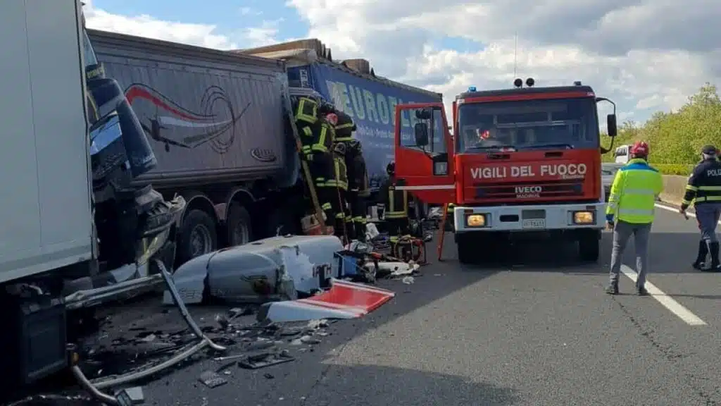 incidente-a1-caianello-morto-oggi-19-aprile