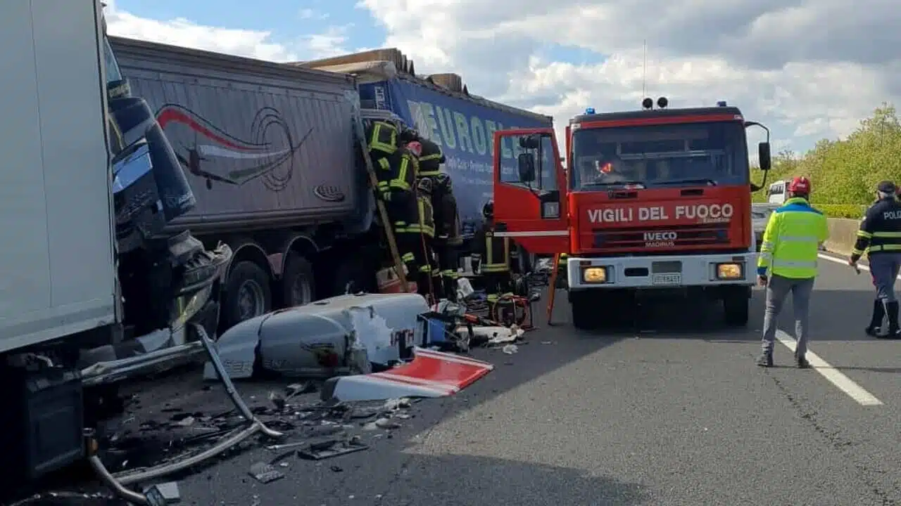 incidente-a1-caianello-morto-oggi-19-aprile