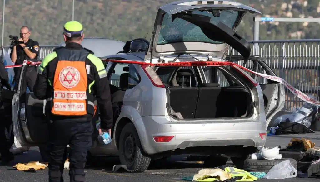 gerusalemme auto pedoni attacco terroristico feriti