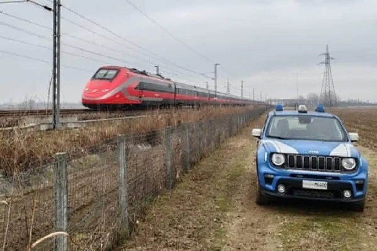 sassi contro treni denunciati lodi