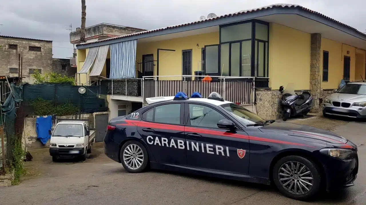 Sant'Antonio Abate minaccia suicidio cosa è successo oggi 26 aprile