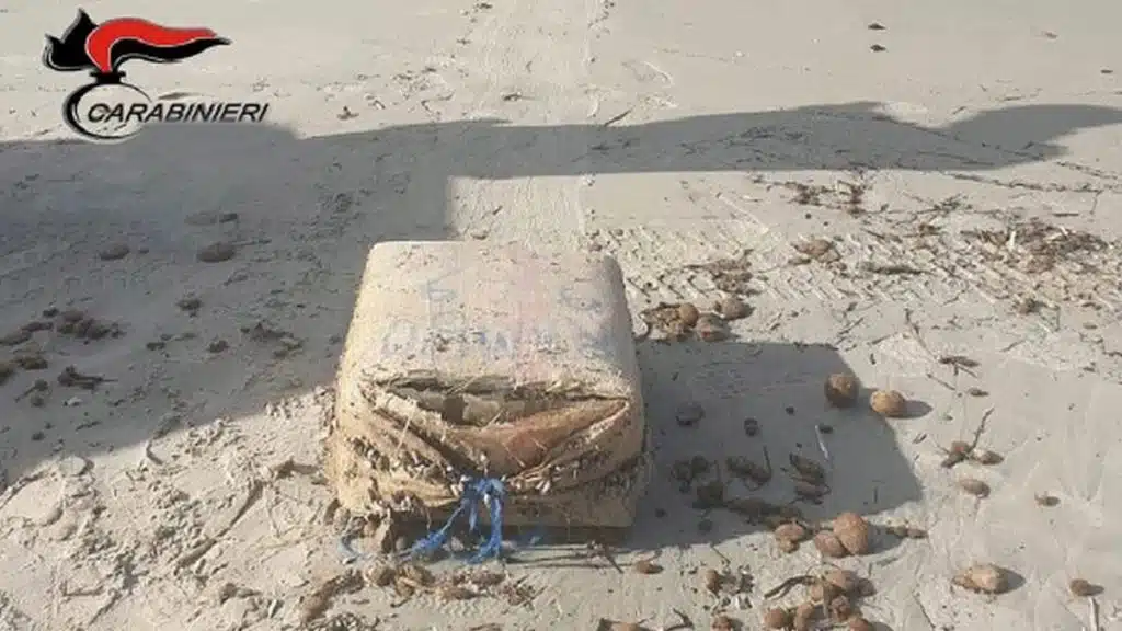 capaccio paestum sequestro droga spiaggia