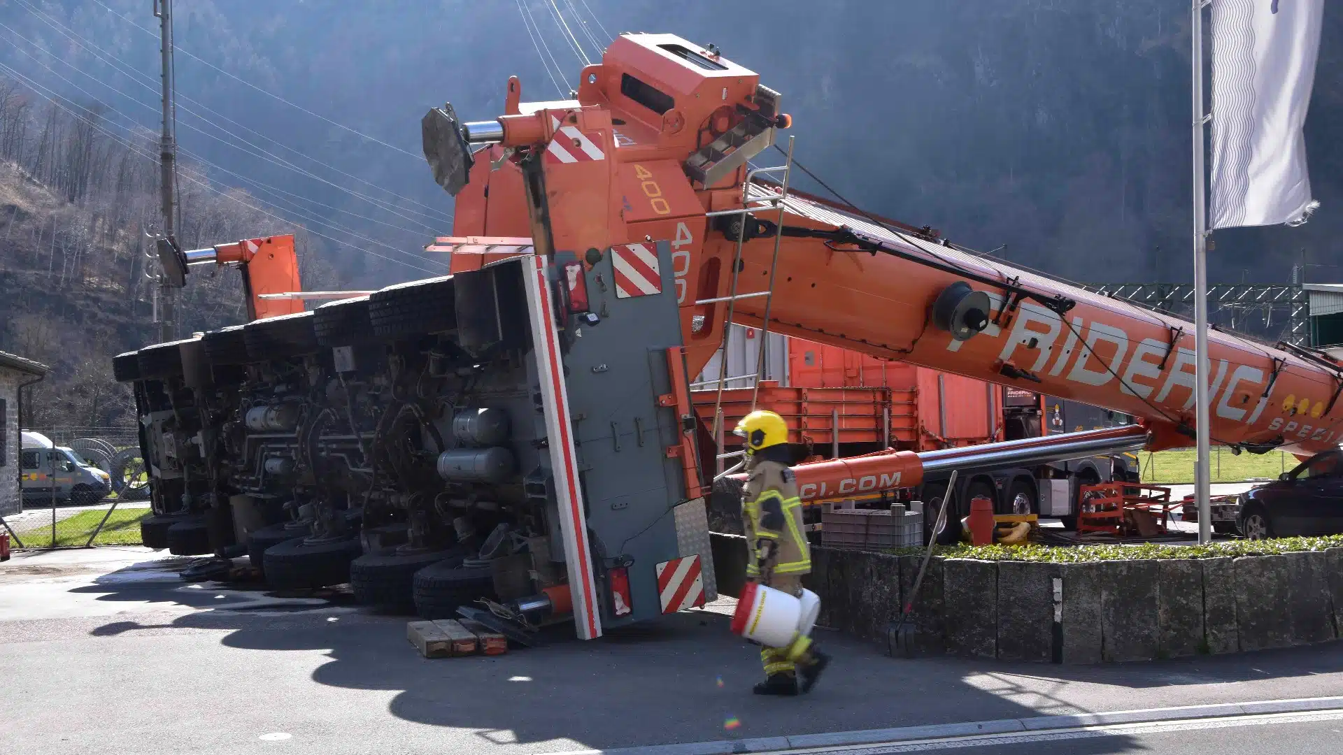 pescopagano carro gru si ribalta morto oggi 10 aprile