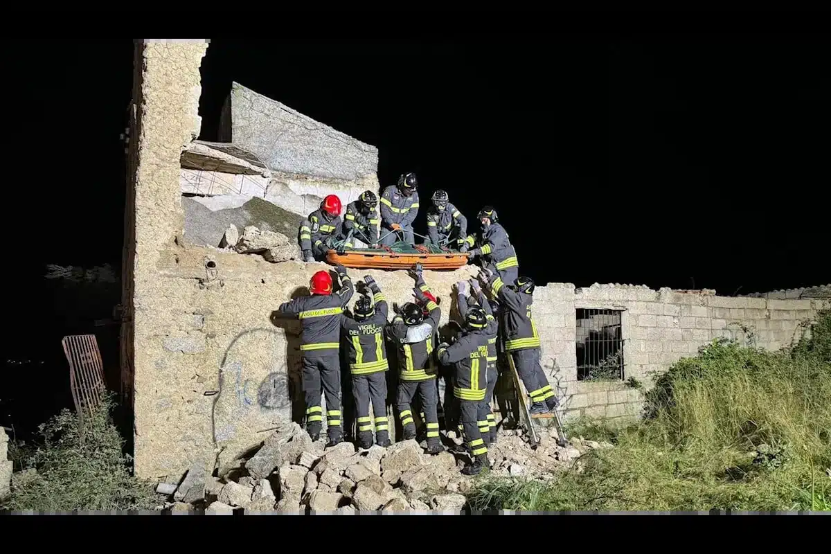 Nuoro crolla solaio casa diroccata due morti