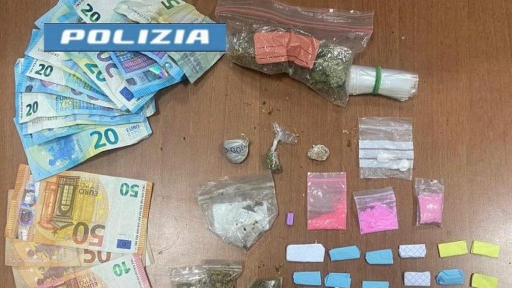 spaccio droga ex base Nato Bagnoli arrestato