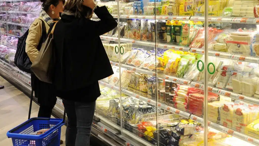 Supermercati aperti il 25 aprile: orari e quali sono da Nord a Sud