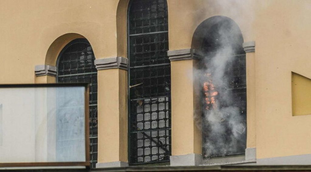 milano incendio carcere san vittore intossicati