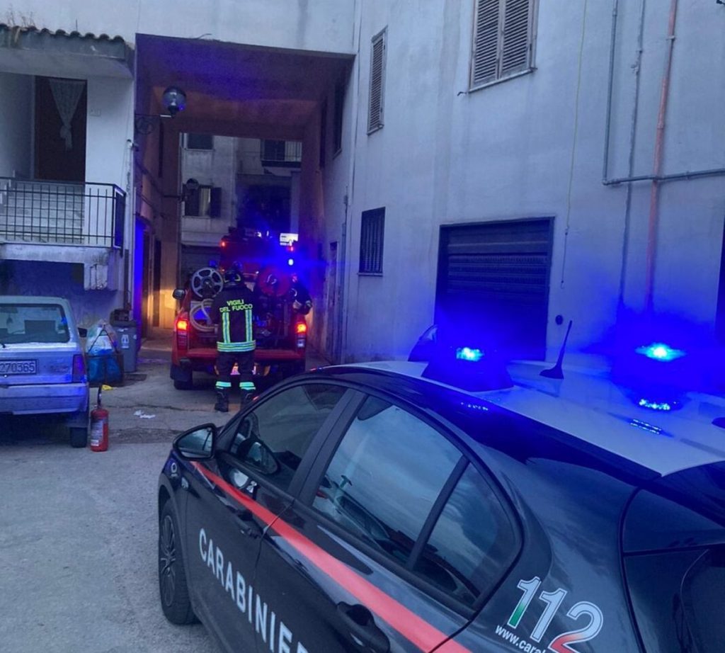 calabritto incendio appartamento oggi 7 maggio