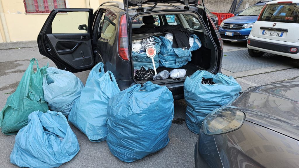 castellammare shop scarpe contraffatte sequestro