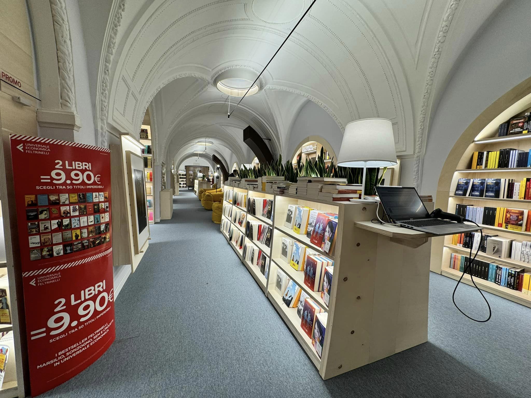 Napoli nuova libreria Mondadori chiude dopo 24 ore