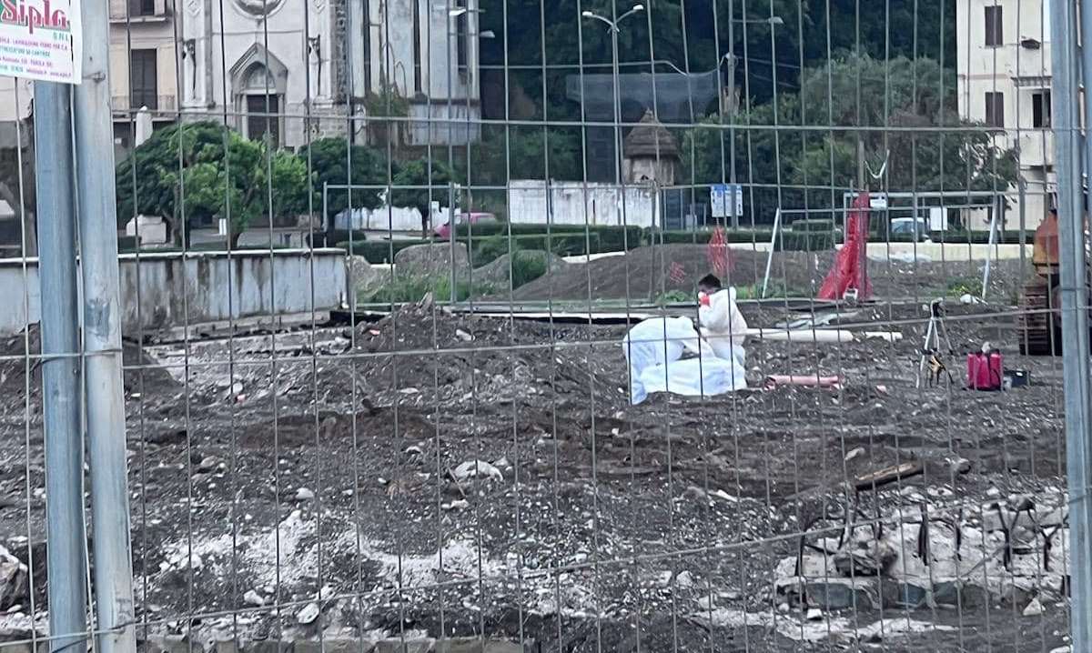 Trovato amianto nel cantiere sul mare: a Sapri scatta l'inchiesta