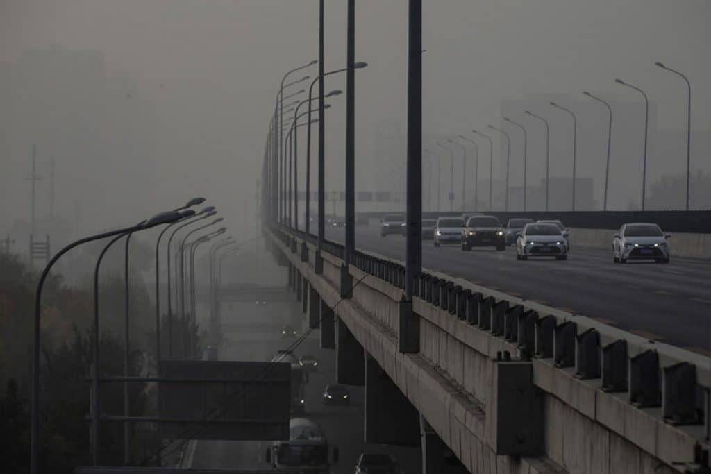 crolla autostrada cina morti feriti bilancio 1 maggio 2024