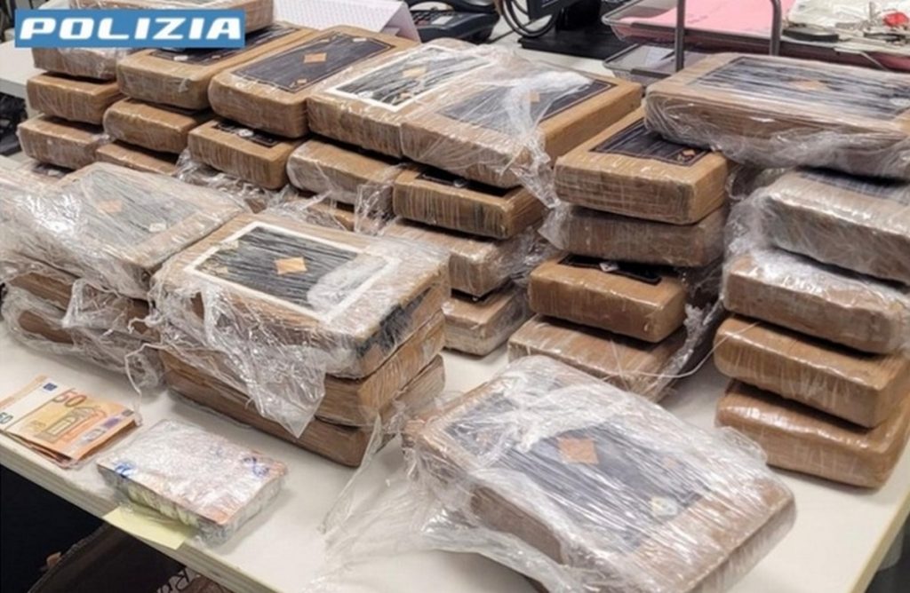 Milano arresti maxi sequestro cocaina Canegrate