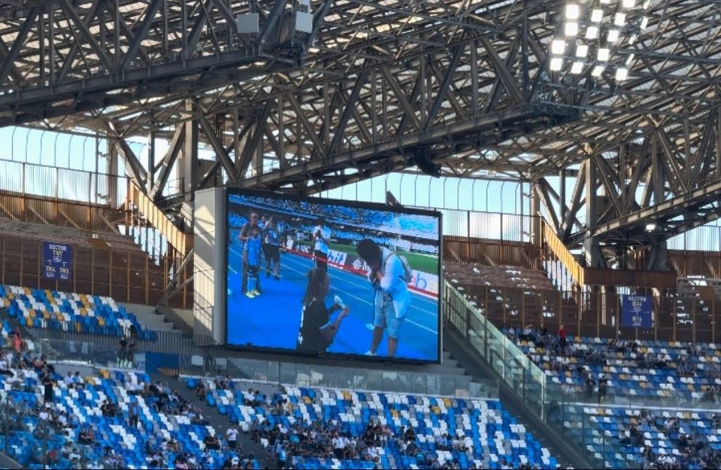 proposta matrimonio stadio maradona napoli lecce